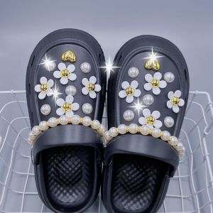 22Pcs/Set Shoes Charms Daisy Flower Decorative Shoe Flower Jewelry Pearl Shoe Chain Removable Accessories for Hole Rubber Clogs