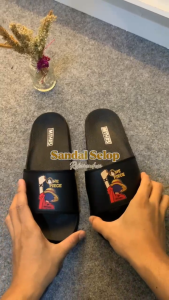 Sandal Slop Pria Dewasa Uk 36-43 dan Anak-anak Uk 26-35 Kekinian – Nyaman & Stylish MTHRS-142