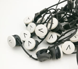 หูฟังแบบใส่ในหูระดับ HIFI ที่ใช้ฟิล์มไททาเนียม หูฟังแบบหมุนได้สำหรับ DIY ช่อง Mmcx