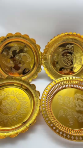 ถาดทอง 32 cm. ตราสิงโต ลายปลา 4 ตัว ถาดไหว้เจ้า ถาดมงคล ไหว้พระ ไหว้เจ้า ถาดทอง ถาดใส่ของไหว้ ถาดสีทอง ถวายพระ พานขันหมาก ถาดวางดอกไม้ ถาดพลาสติก ALUWARE AW366