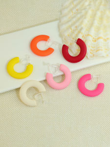 Resin Earrings Womens Geometric Pattern New Year No Piercing C-Shaped Fashionable Ear Clips Mixed Material Korean Style