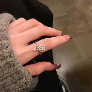 Elegant Rotating Open Ring for Women Adjustable Unique Design Luxury Feelment Fingertip Jewelry Fashionable Korean Style