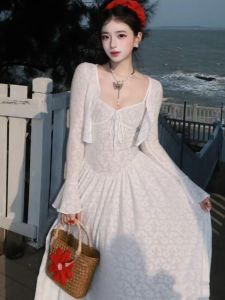 French Style Dopaamine Island Vacation Beautiful Pure Desire Spicy Girl Embroidery Lace Floral Motif Strapless Gown Dress