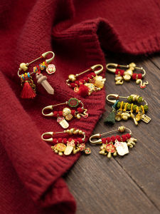 Chinese Snake Year Lucky Charm Brooch Pin Traditional Ethnic Style Outgoing Safe Guarding Fortune Teller Pin for Babies And Mothers