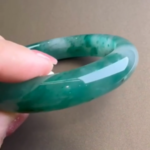 กำไลหยก สร้อยข้อมือหยกธรรมชาติจากแอฟริกา ดอกไม้สีเขียว ของขวัญวันเกิดสำหรับแฟนสาวหรือแม่ หยก สำหรับผู้หญิง เครื่องประดับแฟชั่น