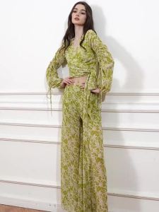 Elegant Floral Style Fashion Suite