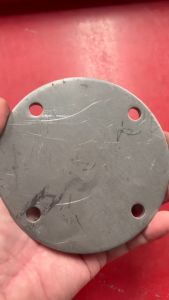 แผ่นเพล 8 นิ้ว เจาะรู 10มิล หนา 6มม ฐานรองเสา แดง ราคา/แผ่นละ