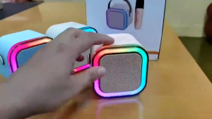 Loa Bluetooth K12 Mini Kèm Micro hát Karaoke tại nhà nhiều màu sắc âm thanh sống động thiết kế gọn nhẹ có thể thay đổi giọng