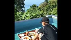 ชุดว่ายน้ำทอม มีตัวเซฟอก พร้อมส่งในไทย