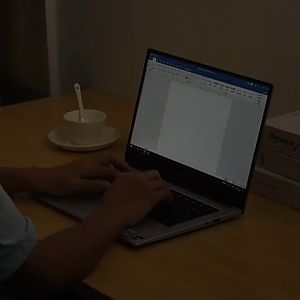 COD Eshoo Lampu Tidur LED Model Astronaut Night Lamp Cool White USB 5V - X01