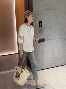 High-end Lace-stitched Loose Fitting Five-sleeve White Shirt