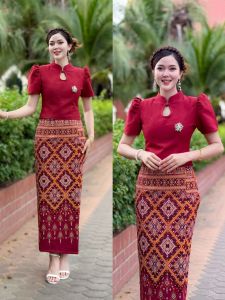 ชุดผ้าไทย ชุดแยก2ชิ้นผ้าฝ้ายอัดกาวทั้งชุด ผ้าถุงป้ายซิบข้าง เสื้อซิบหลังคอหยุดน้ำ