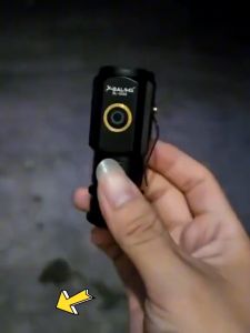 Đèn pin cầm tay siêu sáng SD-S350  soi xa 200 mét chống nước tiêu chuẩn IPX7