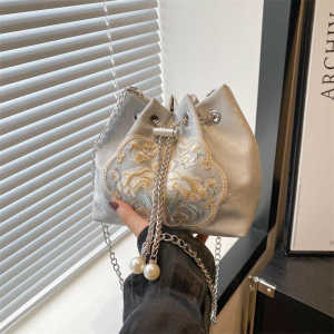 New Chinese Style Bag Female 2024 New Arrival Fall and Winter Super Hot All-Matching Chain Messenger Bag Popular National Style Satchel Bucket Bag