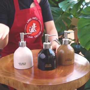 Bình đựng dầu gội sữa tắm dầu xả nước rửa tay khách sạn - dáng đế bằng (350ml)