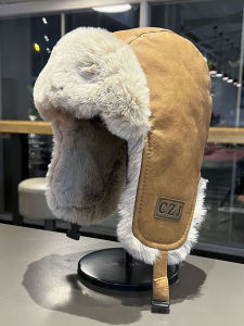 หนาขึ้น ผ้าขนแกะ หนัง Puหมวก ฤดูหนาว หมวกสําหรับผู้ชายและผู้หญิง อุ่น ขี่จักรยานกลางแจ้งเล่นสกีป้องกันความเย็นสไตล์ตะวันออกเฉียงเหนือ