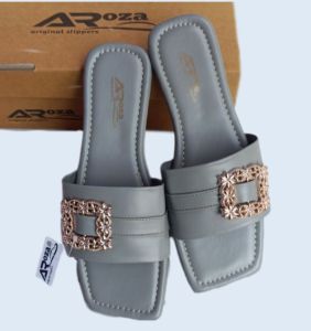 sandal wanita terbaru//sandal cantik elegan//sandal teplek kekinian//sendal cewek hits // sandal trendy nyaman dan awet//AR-blink