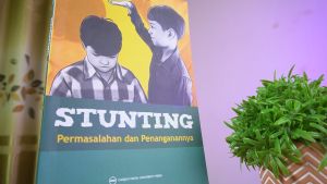 Buku Kesehatan / STUNTING : Permasalahan Dan Penanganannya / UGM Press