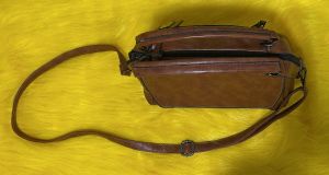 Túi da nữ đeo chéo thanh lý