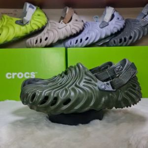 Crocs Salehe Bembury X Crocs Pollex Clog - 13 ชุดรองเท้าผ้าใส่สวยมากและรับรองตรงปกสูงสุด 100% ส่งไว 1-3 วัน