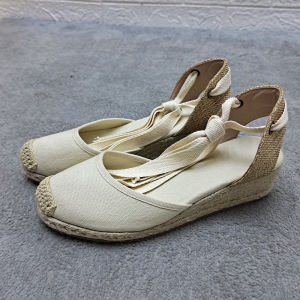 รองเท้าฟิชเชอร์แมนผ้าลินินแมตช์ชุดง่ายแนวยุโรปและอเมริกาแบบใหม่ฤดูร้อนรองเท้าแตะผู้หญิงสไตล์คันทรี่เสริมส้นหัวปิดมีสายรัดส้นเตารีดพื้นหนา