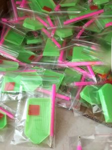 ชุดเครื่องมือติดเพชรเร็ว แป้งติดเพชรสีสันสดใส อุปกรณ์ติดเพชร DIY อุปกรณ์ตกแต่งเครื่องประดับ เครื่องประดับแฟชั่นใหม่