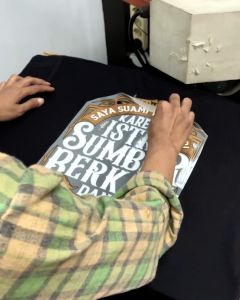 Desain Kaos Keren - Kaos Pasangan Suami Takut Istri Bahan Combed 20s Yang Tebal Dan Lembut Standar Distro