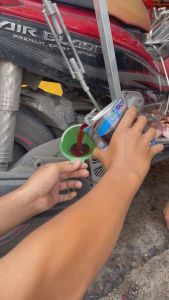 Nhớt Xe Máy Lon 1 Lít Thái Lan BCP SUPER 1 SAE 15W40 SL MA2 Tặng 1 Phễu Chiết Rót Dầu Nhớt (Chạy Êm Mát Máy Màu Đỏ Thơm Mùi Dâu)