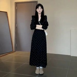 NIUVIES | Đầm Đen Pháp Tay Dài Cổ V Chấm Bi Dành Cho Người Thon Nhỏ