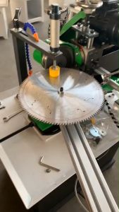 [HCM]máy mài lưỡi cưa tự động CNC