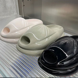 Comfortable Thick-Soled Flip Flops for Men and Women Waterproof Casual Slippers Ideal for Couples Streetwear Fashion