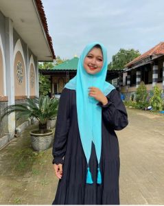 Hijab jilbab segiempat Paris tassel premium