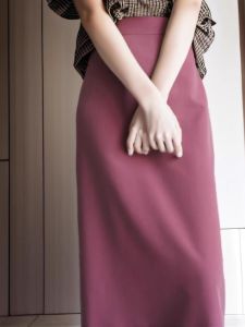 Elegant Gentle Korean Style High Waist Knee-Length Midi Skirt Womens Summer Model Beautiful Berry Color Commute Pure Color
