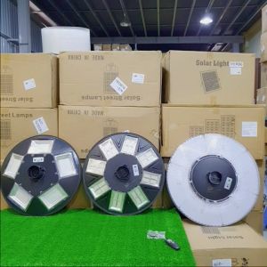 Đèn năng lượng mặt trời UFO đèn led đĩa bay  360 độ trang trí sân vườn công viên công suất 250W500W800wđiều khiển từ xacảm biến chuyển độngchống nước IP65BH 2 năm quà tặng 2 cuộn băng keo