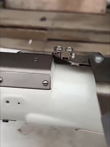 Bát gắn cử đa năng sử dụng cho máy may trụ ngang 380 341....công nghiệp