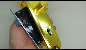 Kunci Pintu Set Ukuran Kecil  TOP safety lock deluxe series warna gold