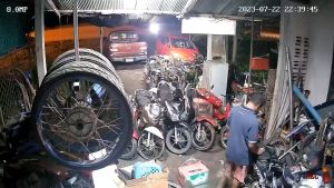 【ของแท้ อุปกรณ์ครบ】กล้องโซล่าเซล V380Pro solar cctv 8ล้าน 4K-8MP/10Xซูมดิจิตอล Night Vision ภาพคมชัด แบตเตอรี่ในตัว12000MAH