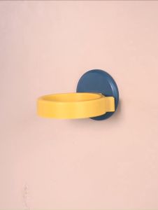 ที่แขวนไดร์เป่าผม ชั้นวาง กันน้ำ ไม่เป็นสนิม สามารถใช้เป็นของตกแต่งในครัวเรือนไว้สำหรับแขวนสิ่งของ นอกเหนือจาก วางไดร์เป่าผม การใช้งานเป็นสูง