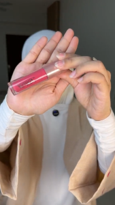 WAWA Cosmetics Dewy Glow Liquid Blush - Long-Wear & Sheer Finish Matte/Electricity Pink/Nude Shades