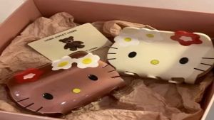 Cào 8 Răng Hello Kitty Kẹp Càng Cua Cứng Cáp Cute Phô Mai Que