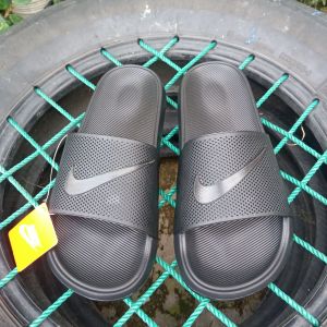 sandal distro/sandal nyaman/sandal ringan/anti selip/sandal cewek/cowok