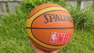 Bola Basket Basketball Rubber Murah SPALDING NBA Size 7 Bonus Pompa Rompi Grip Lengket Import