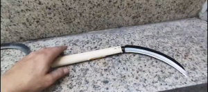 Liềm cắt cỏ lưỡi thép tốt cán gỗ
