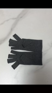 A pair Rheumatoid Osteoarthritis Open Thumb Gloves/Arthritis Compression Pain Relief Gloves/Sarung Tangan Setengah Jari