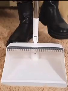 Standing dustpan broom set comb tooth design hair cleaning broom set