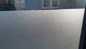 ฟิล์มลามิเนตเคลือบเย็น ประกายเพชร ราคาเคลือบเย็น กว้าง 25 นิ้ว ยาว 20 มม