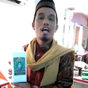 Mama Super Laundry Mamah Super Laundry Pelicin Pewangi Pakaian - Aqua Blue/BIRU