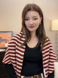 100% Woolen Australian Scarf Street Artist Artistic Stripe Shoulder Wrap Versatile Fashion Accessory for All Ages