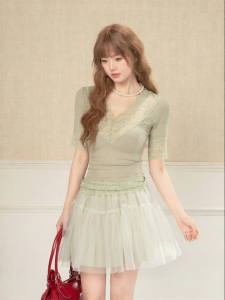 loveheynew | Áo Thun Nữ Ôm Body Cổ V Tay Lace Trim Màu Xanh