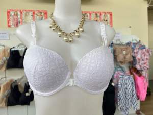 เสื้อชั่้นในสตรีตะขอหน้าลูกไม้สีขาว